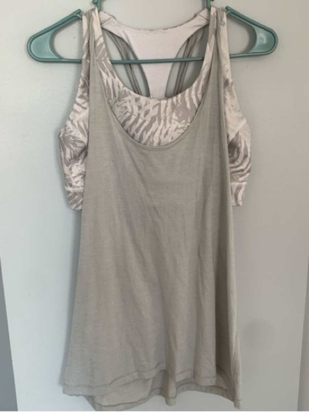 Lululemon Twist and Toil Tank built-in bra layer 10 perfect condition